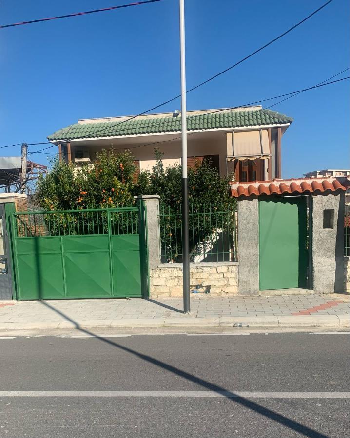 בראט Vila Demaj! Free Parking מראה חיצוני תמונה
