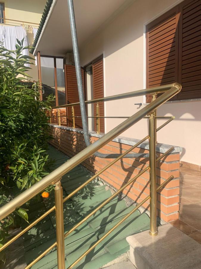 בראט Vila Demaj! Free Parking מראה חיצוני תמונה